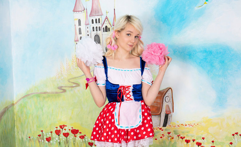 Марина, 24 года, 0 размер груди